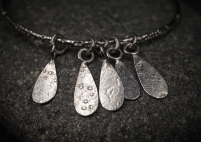 Gribbled Strand Narrow recycled silver Bangle with Teardrop charms - Image 3